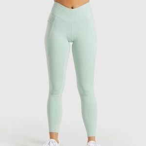Gym shark recess leggings - light green